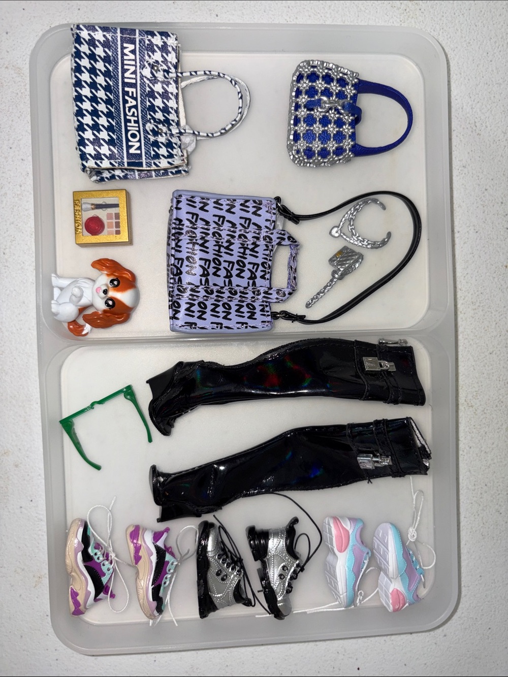 NWOT Mini Brands Fashion Series 1